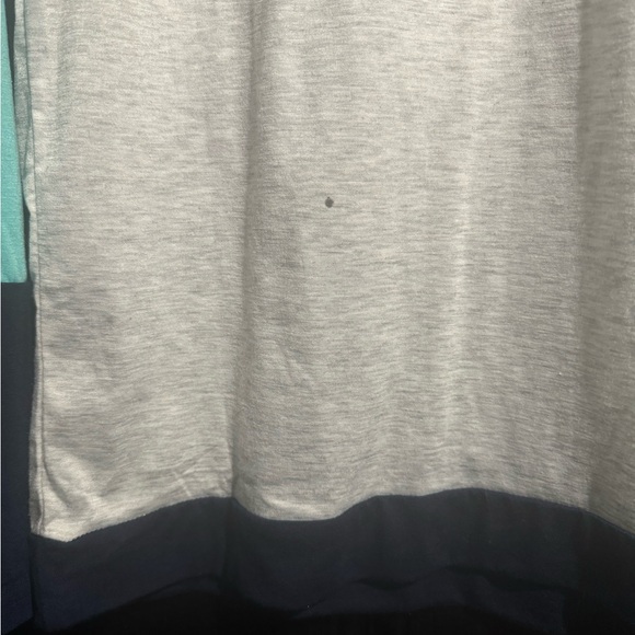 Color Block Top - Picture 5 of 5